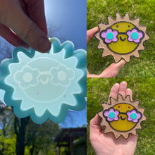 Load image into Gallery viewer, Sun with Flower Glasses Mold
