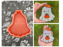 Load image into Gallery viewer, Ghost with Pumpkin Mold
