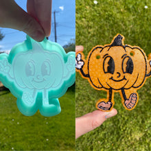 Load image into Gallery viewer, Retro Pumpkin Smile Mold
