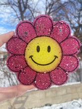 Load image into Gallery viewer, Retro Smile Daisy Flower Freshie
