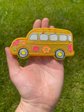 Load image into Gallery viewer, School Bus Daisy Mold
