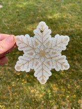 Load image into Gallery viewer, Snowflake Freshie Silicone Mold, freshie making supplies, Christmas freshie mold, cozy winter freshie molds, winter molds, snow freshie
